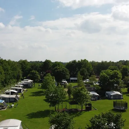 Kampeerhut Met Gedeeld Sanitair Campsite Wintelre
