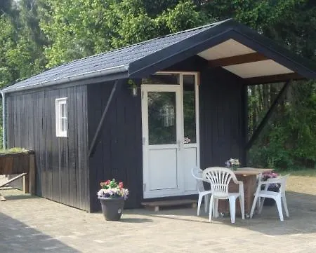 Kampeerhut Met Gedeeld Sanitair Campsite *
