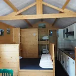 Kampeerhut Met Gedeeld Sanitair * Wintelre