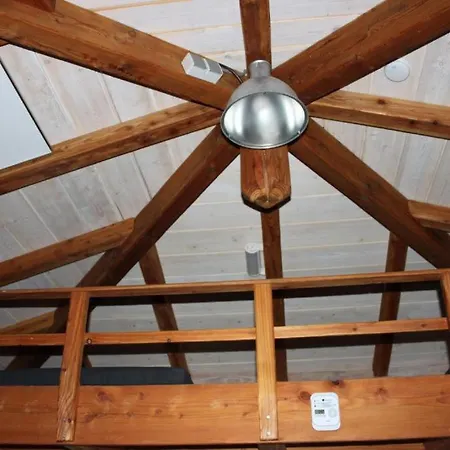 Kampeerhut Met Gedeeld Sanitair *