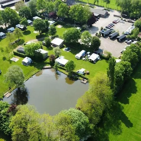 Kampeerhut Met Gedeeld Sanitair Wintelre