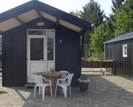 Kampeerhut Met Gedeeld Sanitair Wintelre