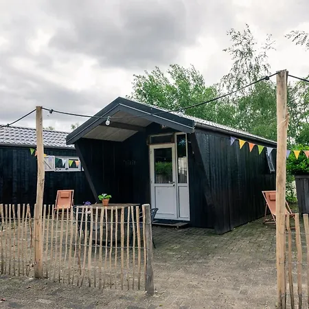 Kampeerhut Met Gedeeld Sanitair * Wintelre