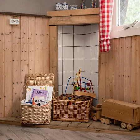 Kampeerhut Met Gedeeld Sanitair * Wintelre