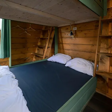 Kampeerhut Met Gedeeld Sanitair * Wintelre