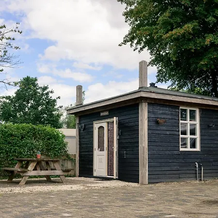 Camping Kampeerhut Met Gedeeld Sanitair