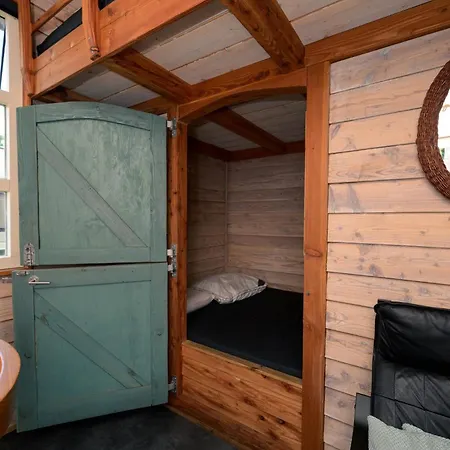 Camping Kampeerhut Met Gedeeld Sanitair *