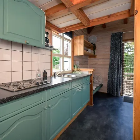 Kampeerhut Met Gedeeld Sanitair Camping *
