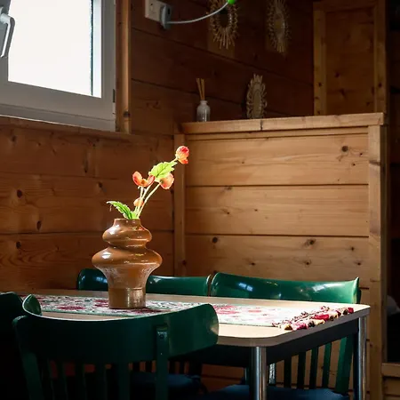 Kampeerhut Met Gedeeld Sanitair Wintelre