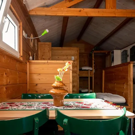 Kampeerhut Met Gedeeld Sanitair Camping Wintelre