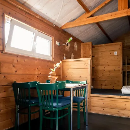 Kampeerhut Met Gedeeld Sanitair * Wintelre