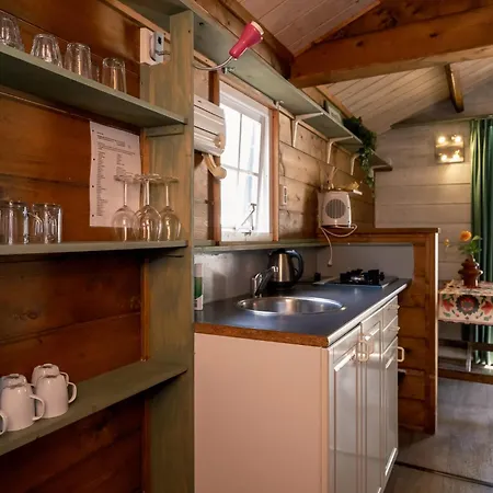 Kampeerhut Met Gedeeld Sanitair Camping Wintelre