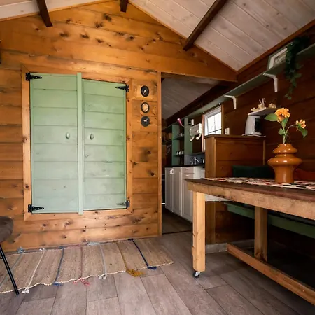 Kampeerhut Met Gedeeld Sanitair * Wintelre
