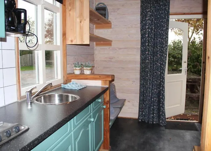 Campeggio Kampeerhut Met Gedeeld Sanitair *