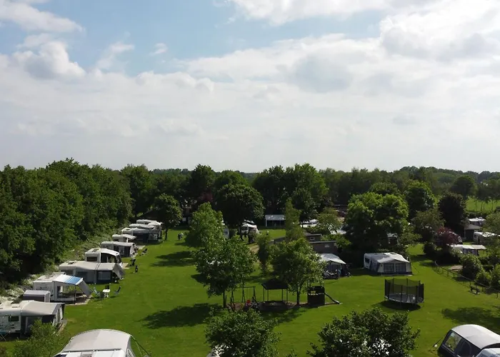 Kampeerhut Met Gedeeld Sanitair Campeggio Wintelre