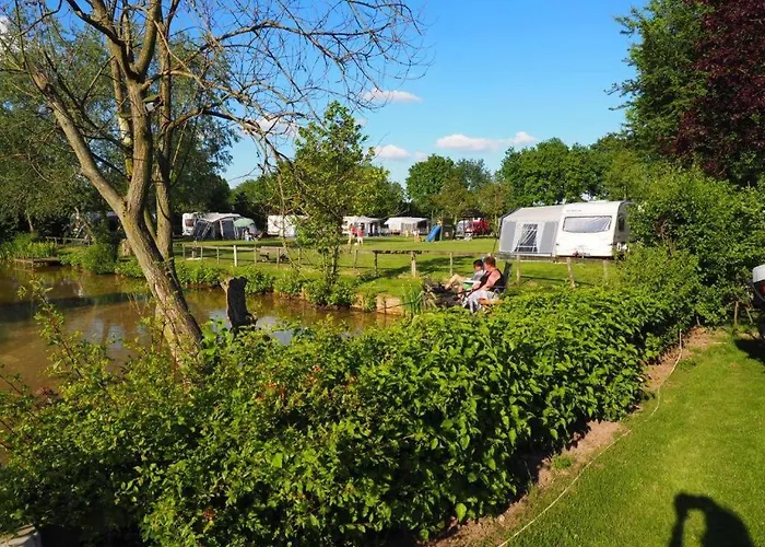 Kampeerhut Met Gedeeld Sanitair Campeggio *