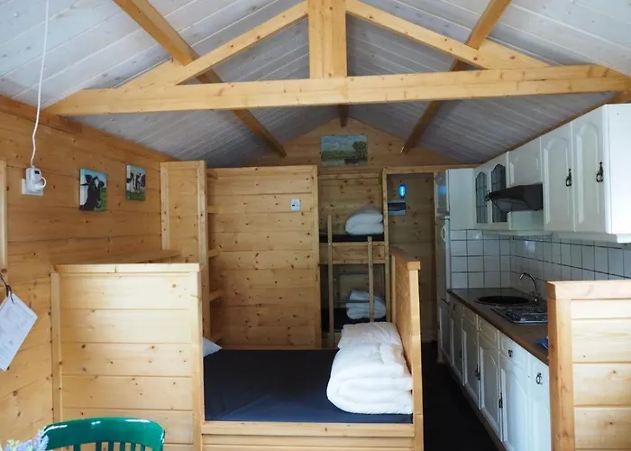 Kampeerhut Met Gedeeld Sanitair * Wintelre