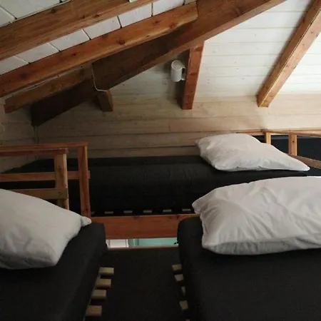 Kampeerhut Met Gedeeld Sanitair * Wintelre